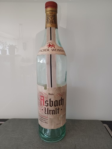 Antike flasche asbach - flasche,
